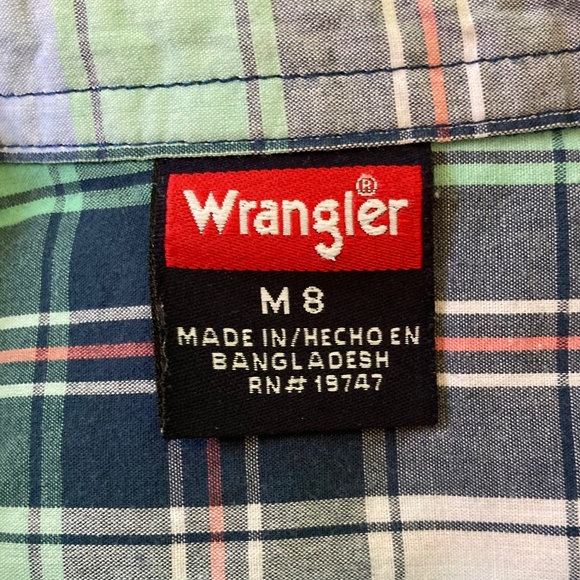 Boys size 8 Wrangler blue and green plaid short sleeved button up shirt - Picture 3 of 4